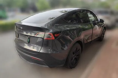 Tesla Model Y 2024, 29100 км, за 197057.4 CNY