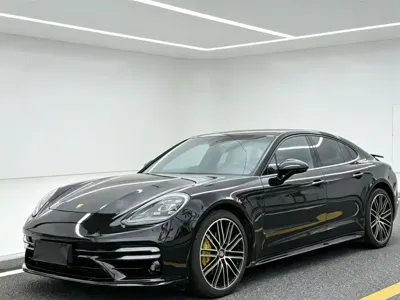 Porsche Panamera · 2017 год