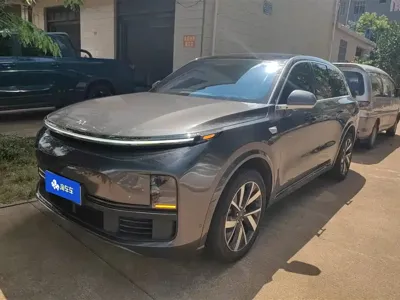 Li Auto Li L8 · 2023 год