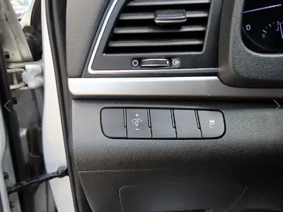 Hyundai Avante 2017, 62053 км, за 8500000 KRW - фото 12