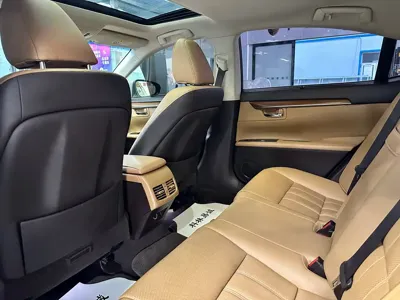 Lexus ES 2018, 132000 км, за 99000 CNY - фото 8