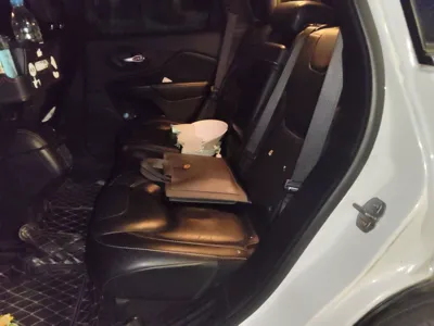 Jeep Cherokee 2016, 64600 км, за 41256.88 CNY - фото 18