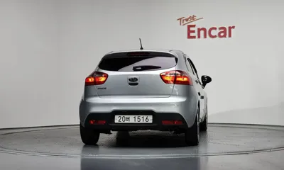 Kia Pride 2014, 80459 км, за 3600000 KRW