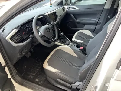 Volkswagen Polo 2021, 28000 км, за 62000 CNY