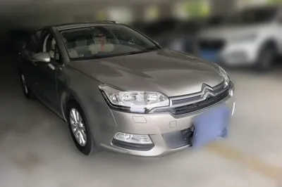 Citroen C5 2014, 122800 км, за 34377.33 CNY