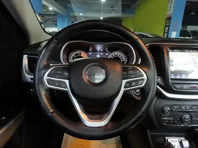 Jeep Cherokee 2017, 184467 км, за 8900000 KRW - фото 10
