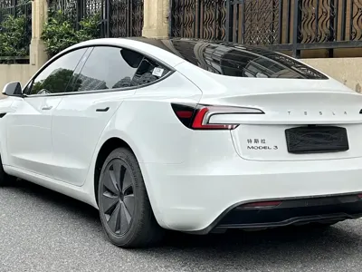 Tesla Model 3 2026, 9000 км, за 173800 CNY