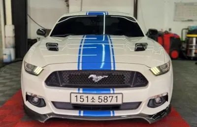 Ford Mustang · 2017 год