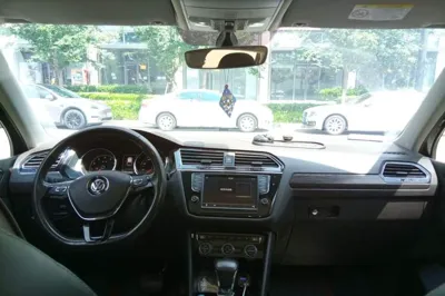 Volkswagen Tiguan L 2017, 133400 км, за 68380 CNY - фото 18