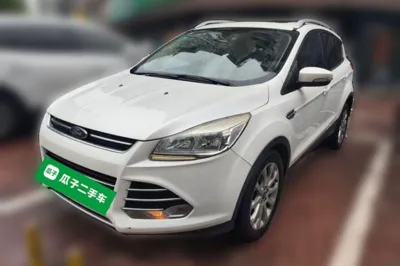 Ford Kuga · 2015 год