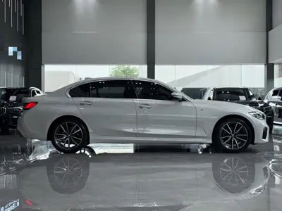 BMW 3 Series 2022, 35000 км, за 144500 CNY