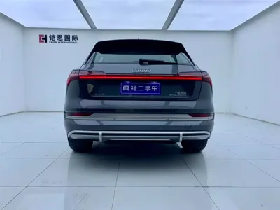 Audi e-tron 2026, 100 км, за 199800 CNY
