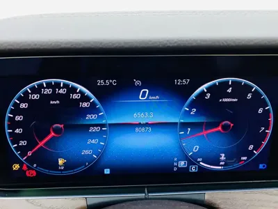 Mercedes-Benz E-Class 2022, 81000 км, за 236800 CNY - фото 9