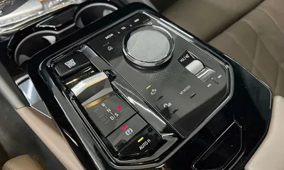 BMW 5-Series 2025, 9168 км, за 62500000 KRW - фото 9