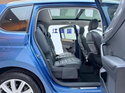 Volkswagen Touran 2023, 35000 км, за 103800 CNY - фото 17