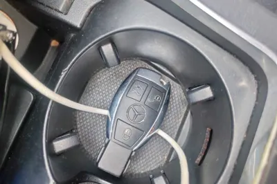 Mercedes-Benz C-Class 2017, 140500 км, за 69923.91 CNY - фото 20