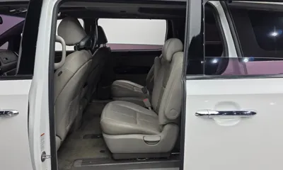 Kia Canival 2017, 196161 км, за 8900000 KRW - фото 11