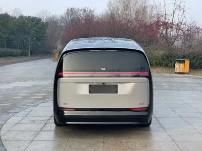 Li Auto Li MEGA 2025, 18000 км, за 410000 CNY
