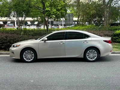 Lexus ES 2017, 120000 км, за 95800 CNY - фото 7