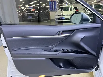 Toyota Camry 2020, 68000 км, за 91800 CNY - фото 10