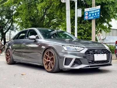 Audi A4L 2020, 70000 км, за 126800 CNY