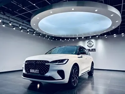 Lincoln Corsair · 2024 год