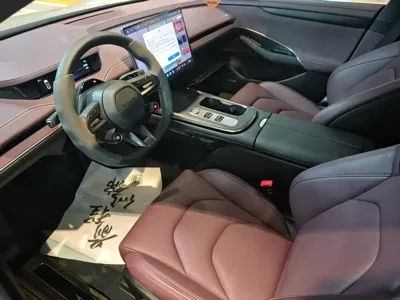 Xiaomi SU7 2025, 10000 км, за 159500 CNY