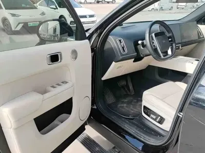 Li Auto Li L7 2024, 50000 км, за 199800 CNY