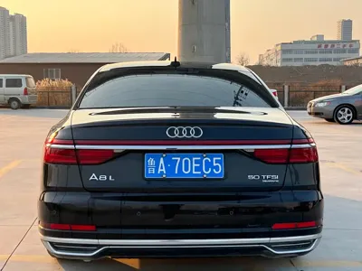 Audi A8 2021, 90000 км, за 328000 CNY