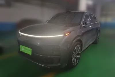 Li Auto L9 · 2022 год