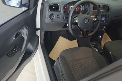 Volkswagen Polo 2016, 86100 км, за 43425.43 CNY - фото 18