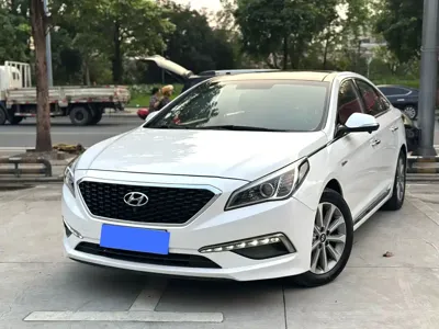 Hyundai Sonata · 2015 год