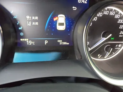 Toyota Camry 2019, 57200 км, за 89561.06 CNY - фото 13