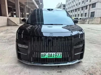 Zeekr 009 2025, 39000 км, за 323500 CNY
