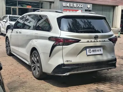 Toyota Granvia 2024, 57900 км, за 256800 CNY