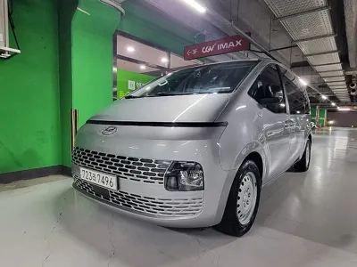 Hyundai Staria · 2023 год