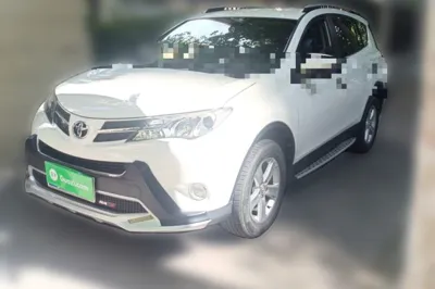 Toyota RAV4 · 2013 год