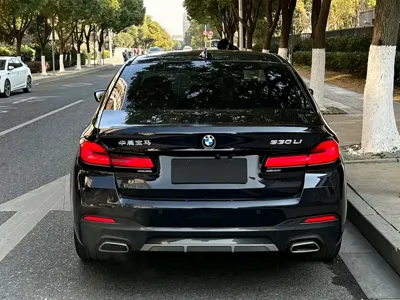 BMW 5 Series 2022, 74000 км, за 209800 CNY - фото 22
