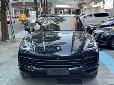 Porsche Cayenne 2023, 49000 км, за 598000 CNY