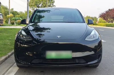 Tesla Model Y 2022, 98200 км, за 156856.55 CNY