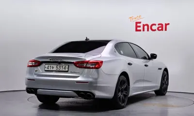 Maserati Quattroporte 2017, 104767 км, за 28490000 KRW
