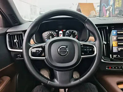 Volvo S90 2020, 62000 км, за 109800 CNY - фото 15