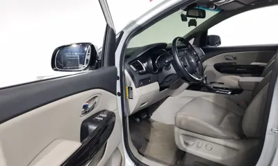 Kia Canival 2019, 73026 км, за 14800000 KRW - фото 10