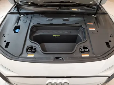 Audi A6 e-tron 2025, 6616 км, за 79000000 KRW - фото 6