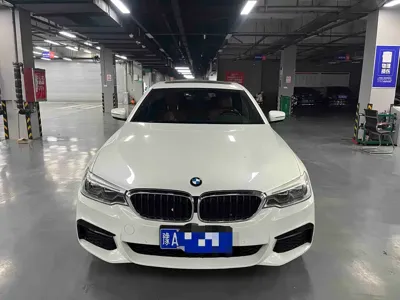 BMW 5 Series 2018, 121000 км, за 108800 CNY