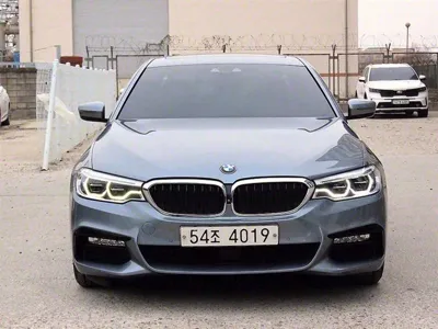 BMW 5-Series · 2017 год