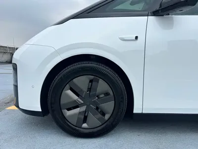 Li Auto Li MEGA 2025, 37000 км, за 468000 CNY - фото 19