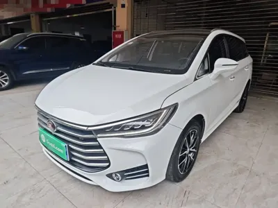 BYD MAX · 2018 год