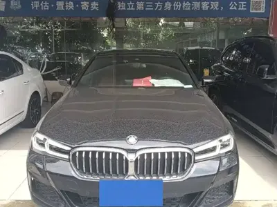 BMW 5 Series 2022, 80000 км, за 196800 CNY