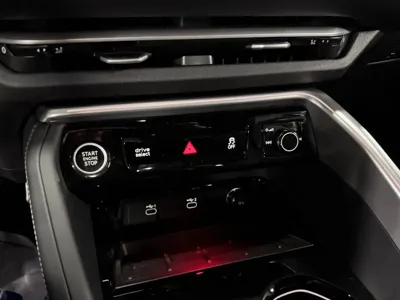 Audi Q5 2025, 20 км, за 86000000 KRW - фото 10